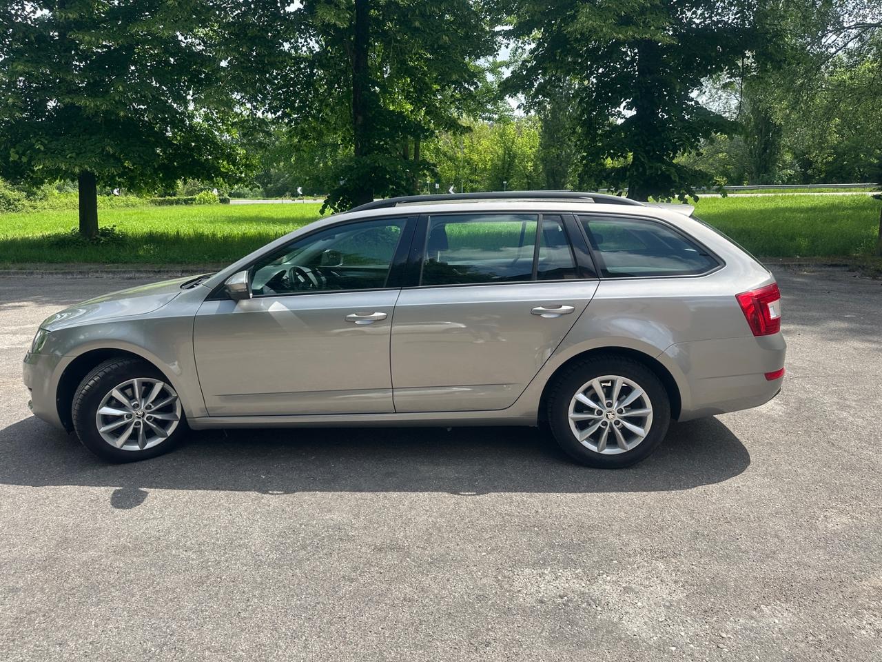 Skoda Octavia 1.6 TDI CR 105 CV Elegance
