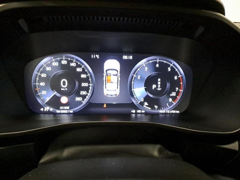 VOLVO XC40 T2 AUTOMATICO BUSINESS 5 PORTE SUV