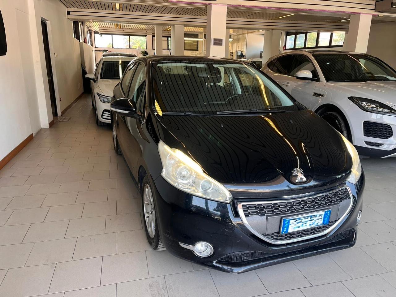 Peugeot 208 1.6 e-HDi 115 CV Stop&Start 5 porte Allure