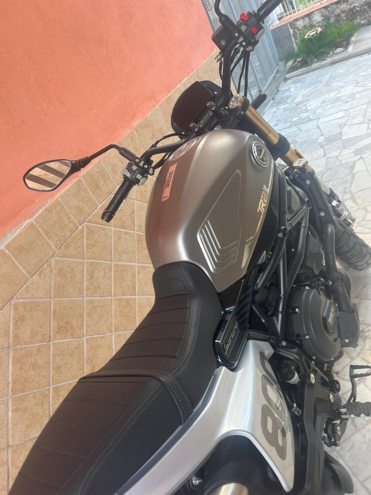 Benelli Leoncino 800 Trail