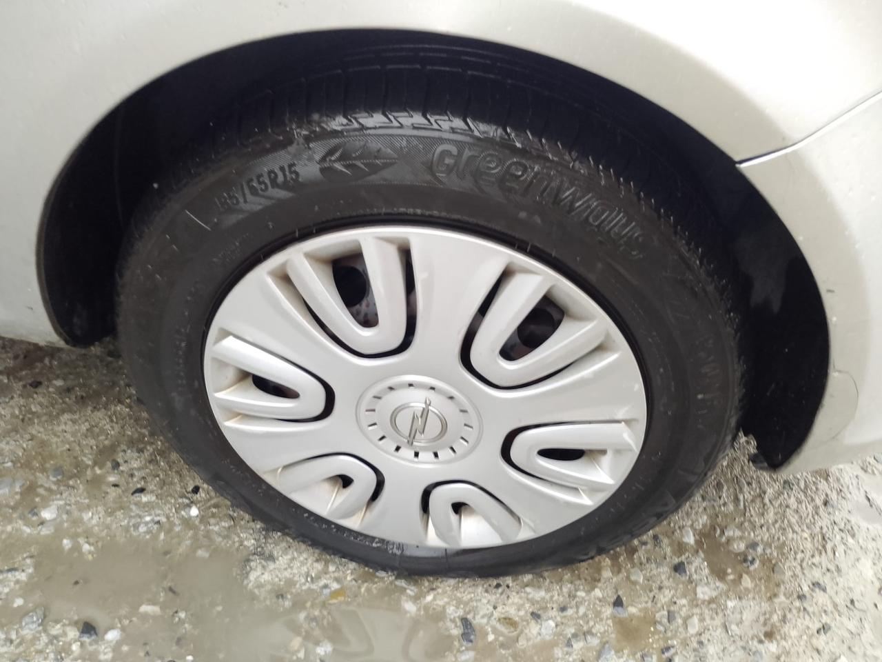 Opel Corsa 1.2 3 porte Sport