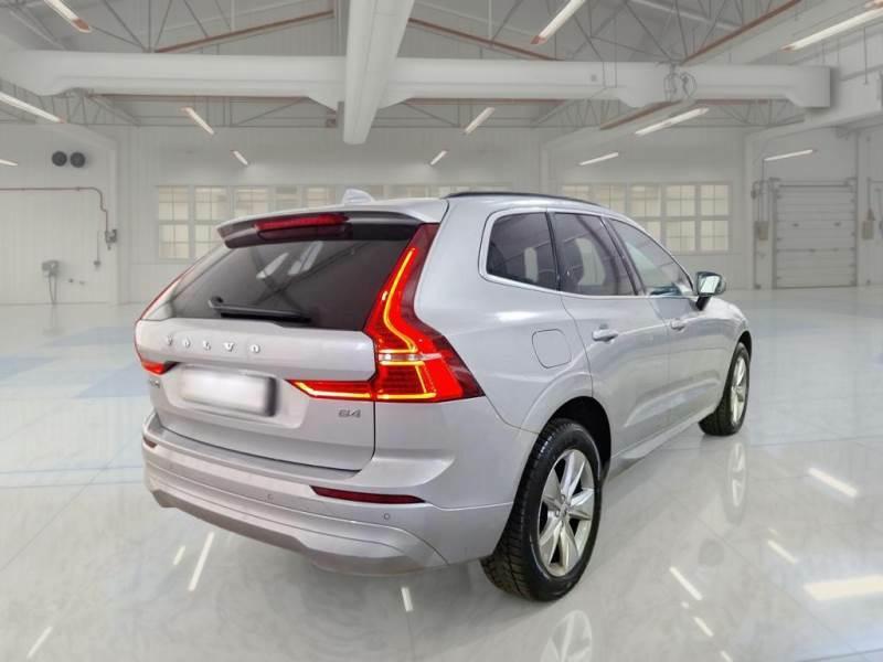 VOLVO XC60 B4 D automatico Momentum Pro