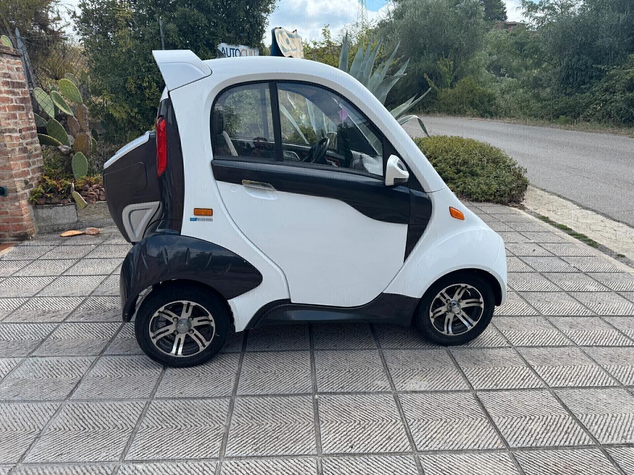 Xev Kitty ELETTRICA TUTTO OK SI GUIDA A 16 ANNI