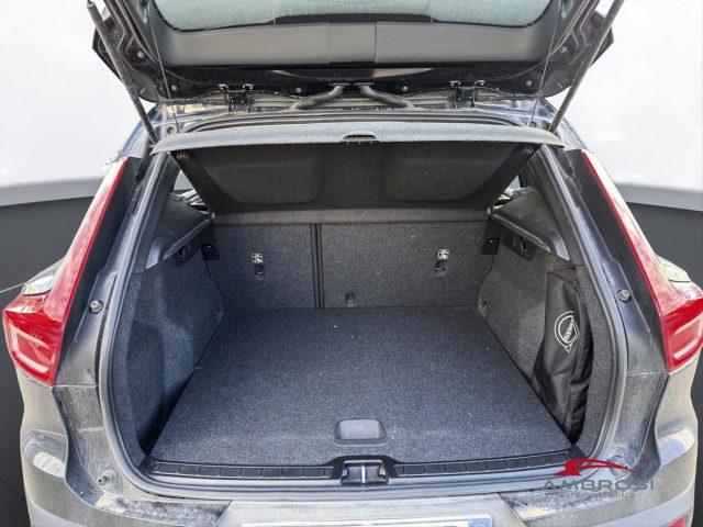 VOLVO XC40 T2 Geartronic Momentum Core