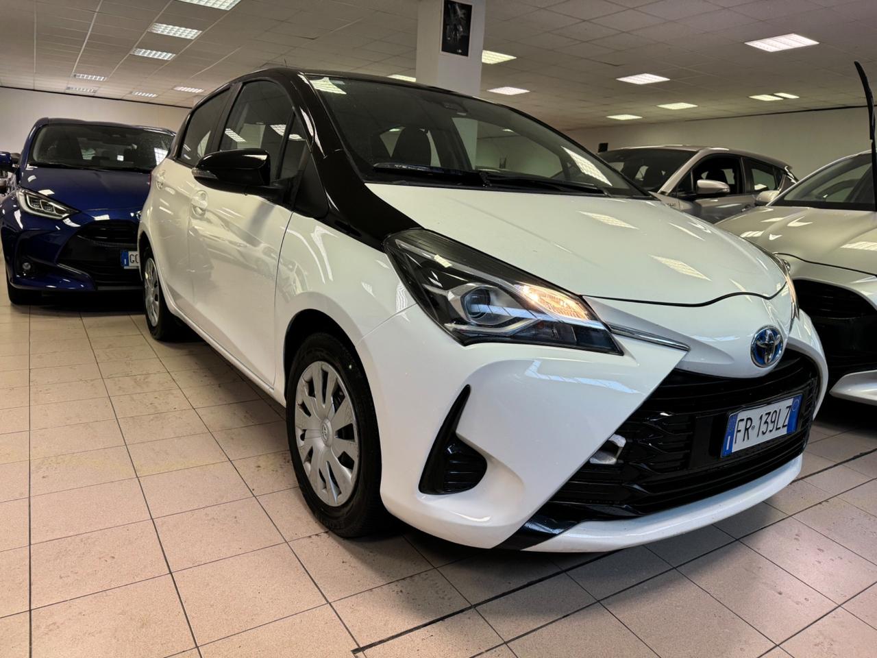 Toyota Yaris 1.5 Hybrid 5 porte Cool