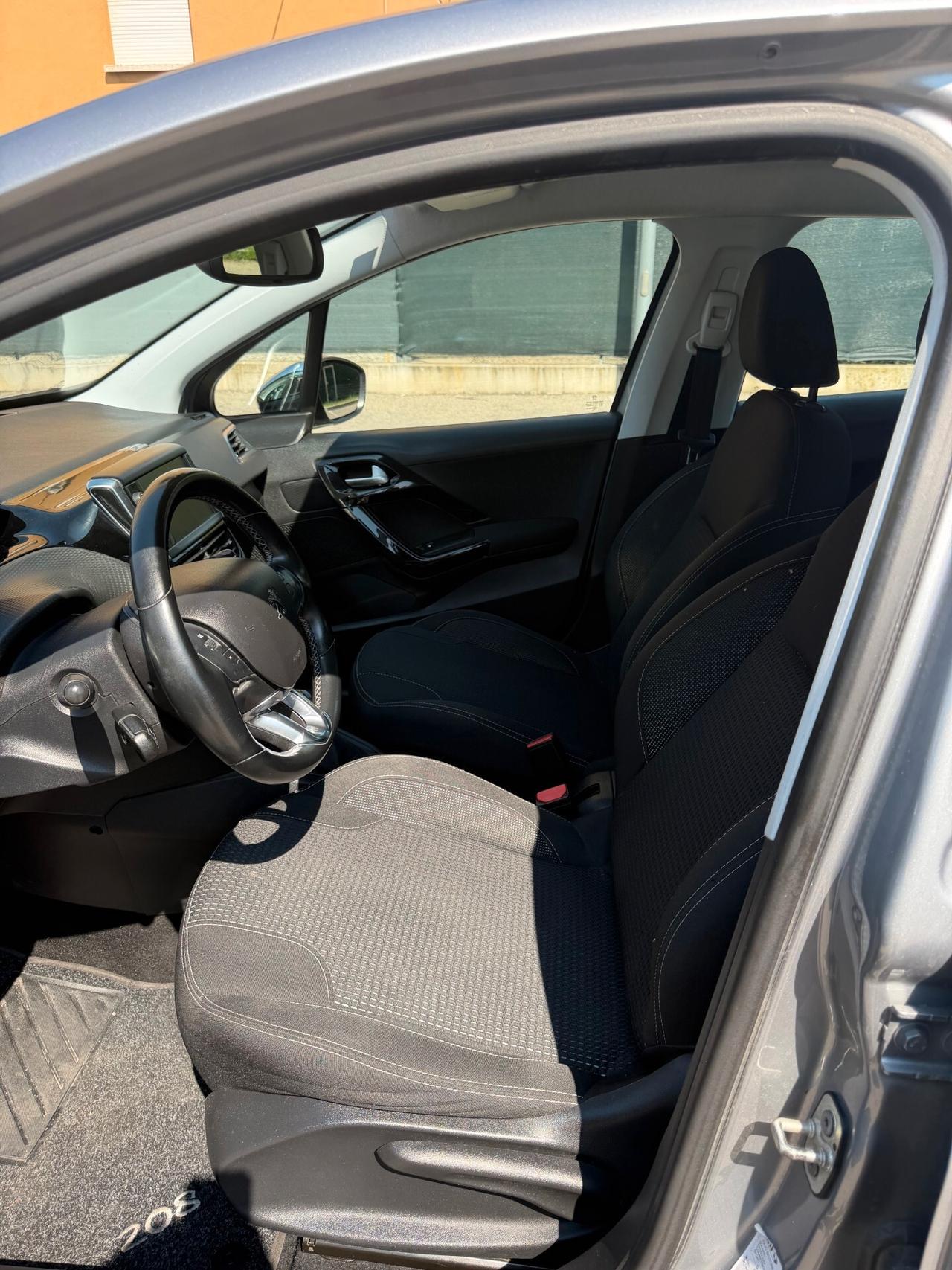 Peugeot 208 1.5 - NEOP. - NAV. - 12 MESI DI GARANZIA -