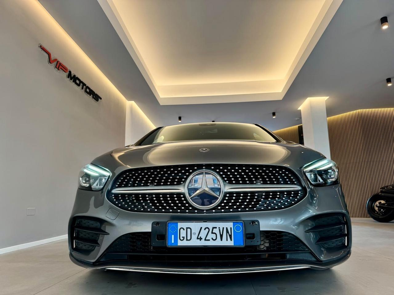 MERCEDES-BENZ CLASSE B 180D PREMIUM AMG LINE AUTOMATICA FULL