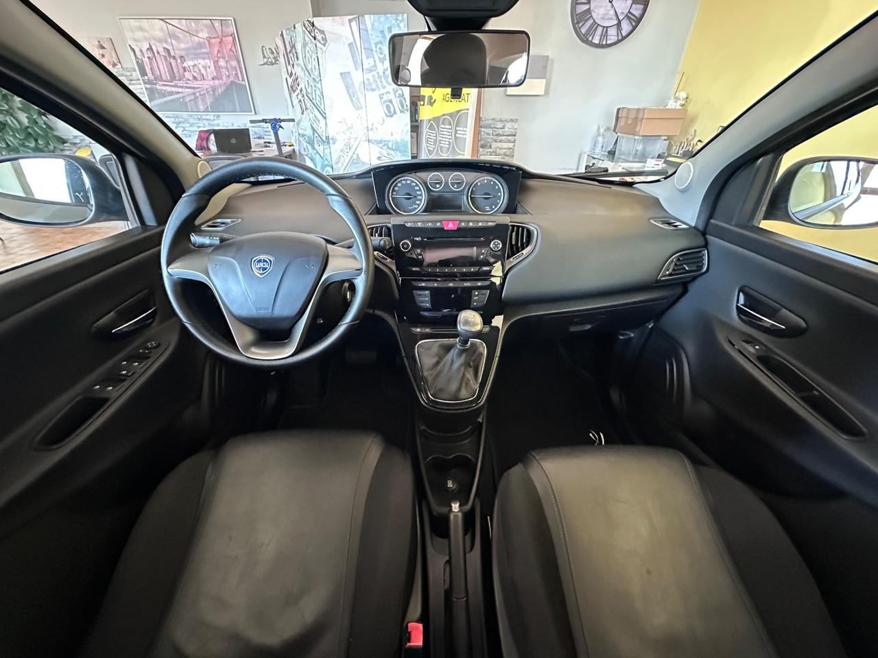 Lancia Ypsilon 900benz. Cambio automatico