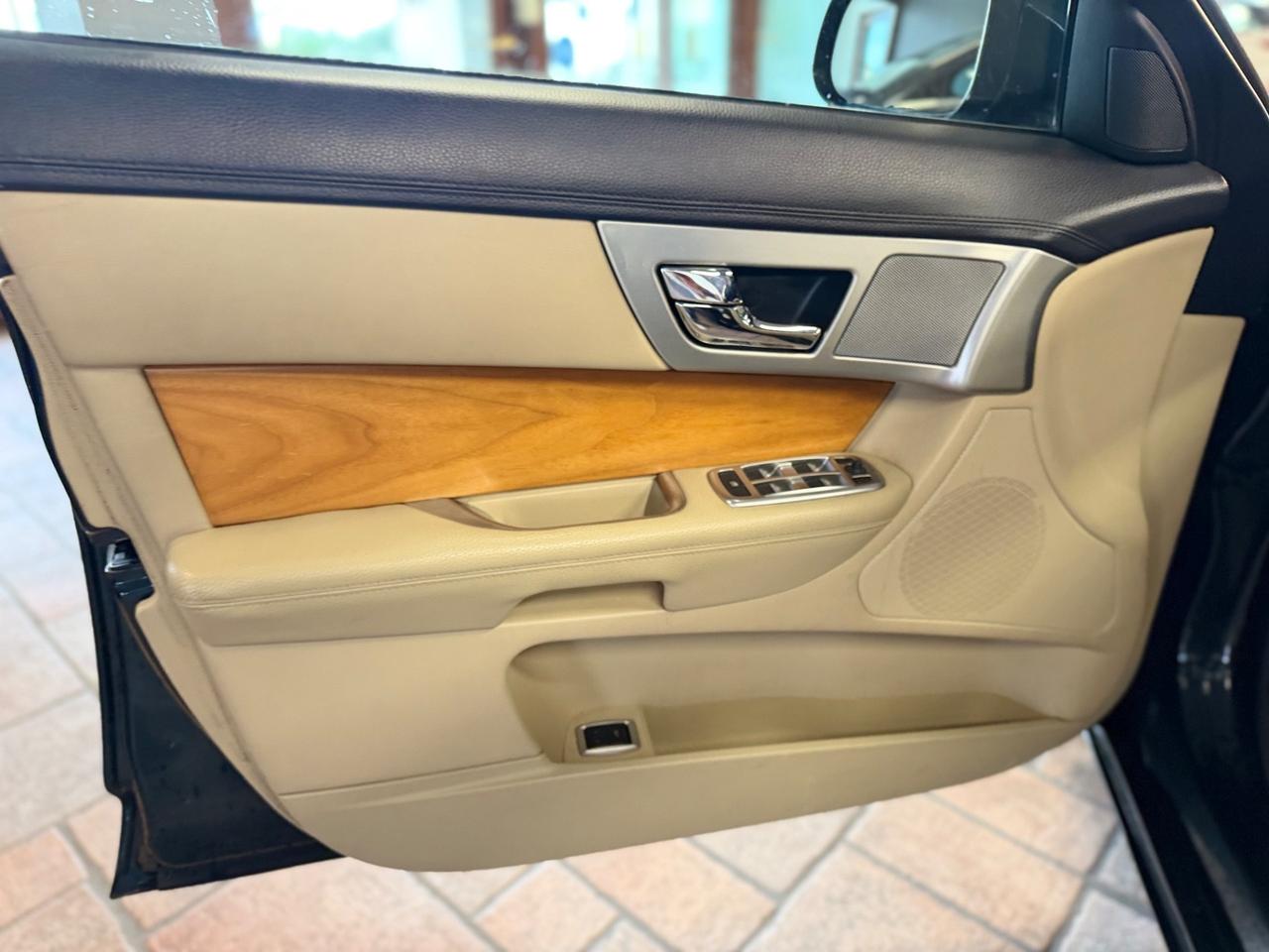 Jaguar XF 2.2 D 200 CV Business Edition