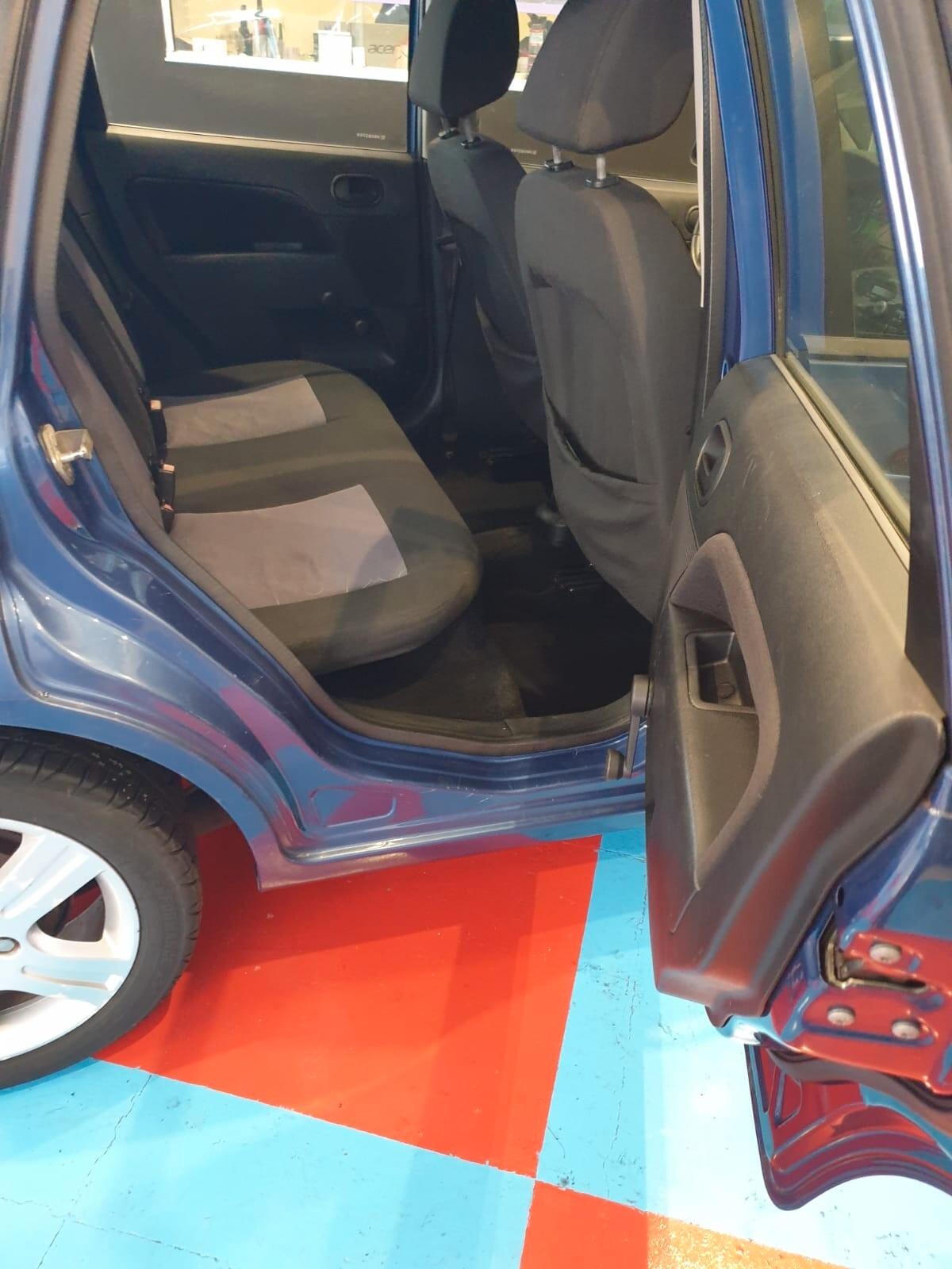 Ford Fiesta 1.2 16V 5p. NEOPATENTATI