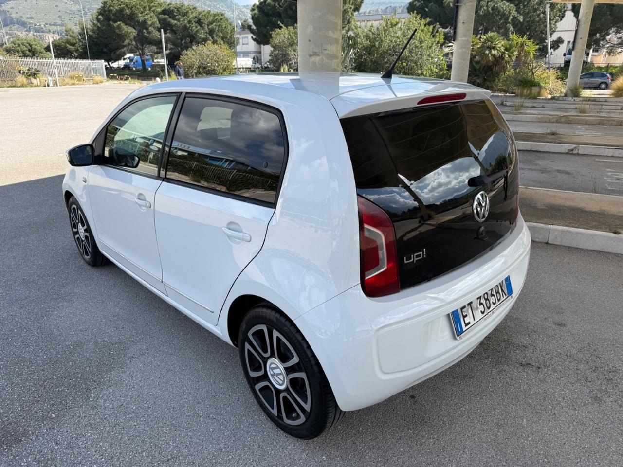 Volkswagen up! AUTOMATICA
