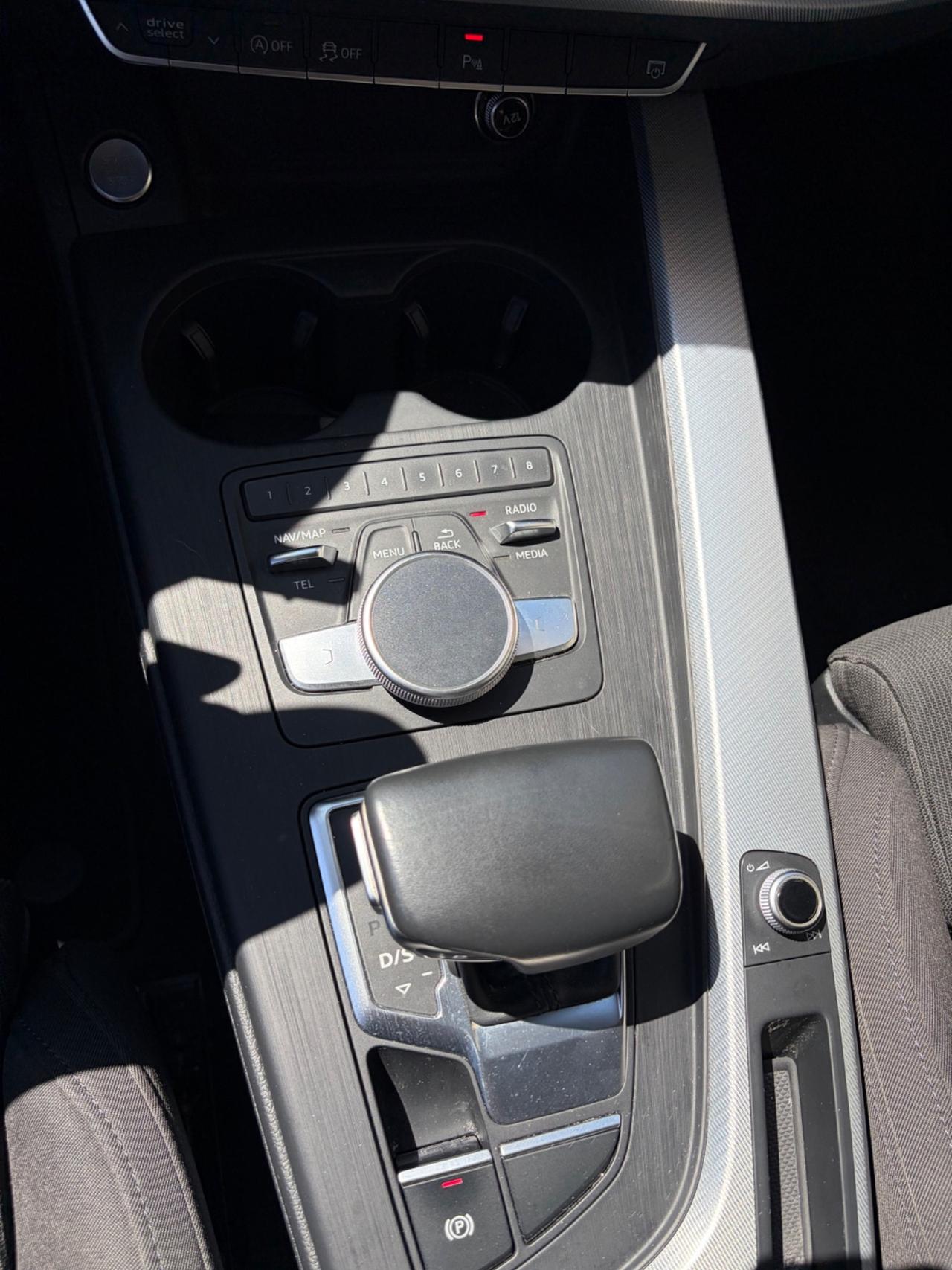 Audi A4 40 TDI S tronic line edition