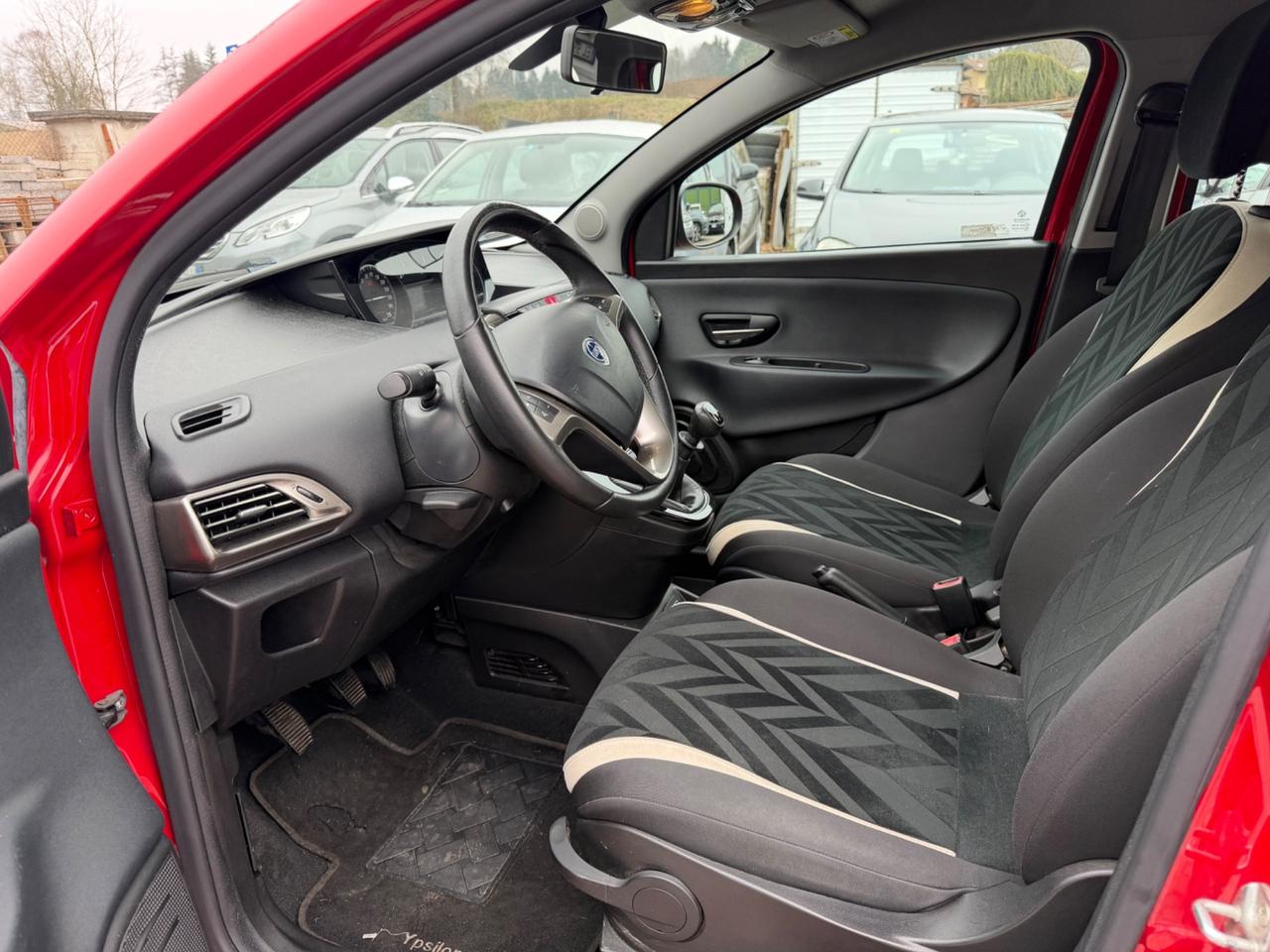 Lancia Ypsilon 1.2 69 CV 5 porte Platinum