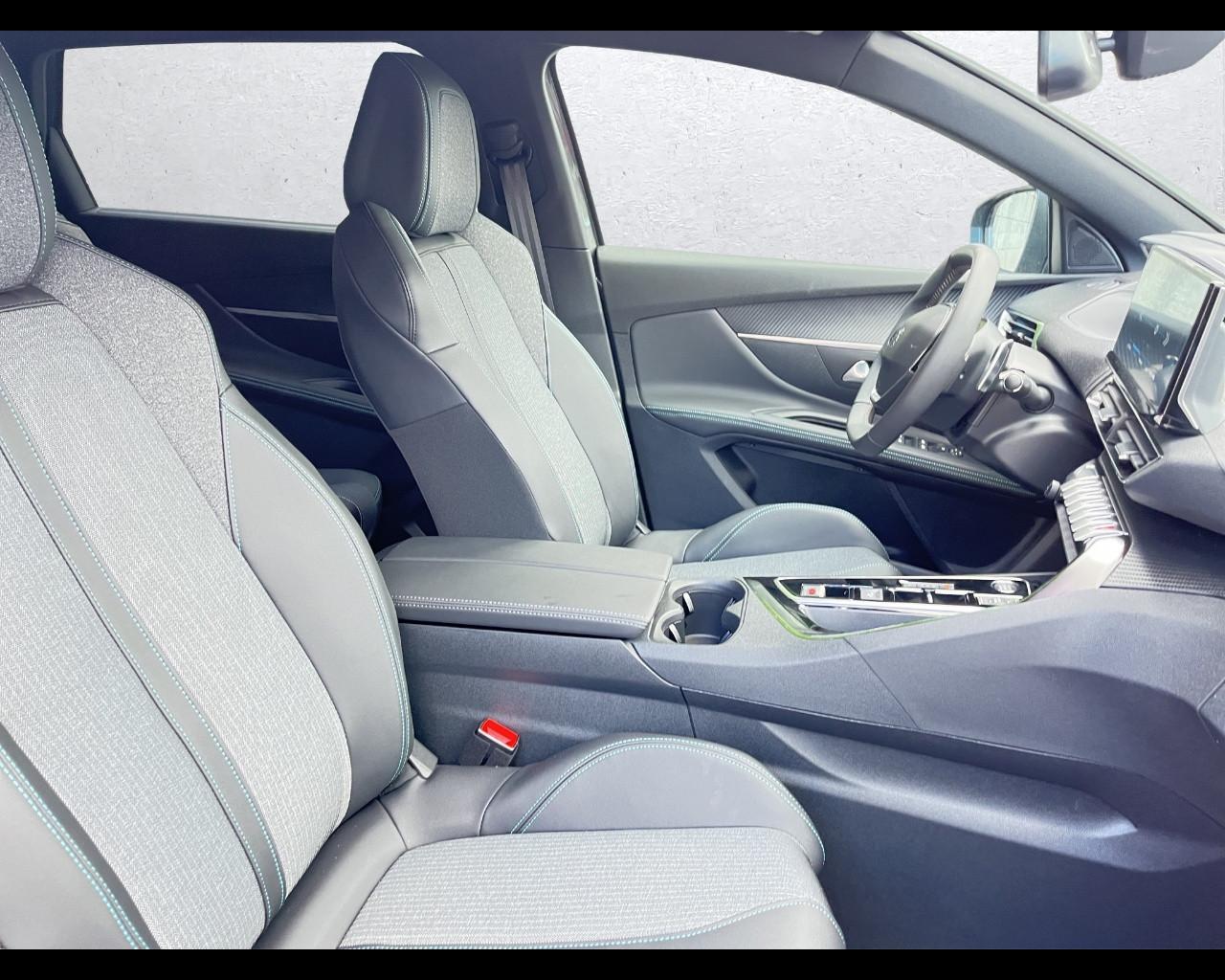 PEUGEOT 5008 BlueHDi 130 S&S EAT8 ALLURE PACK