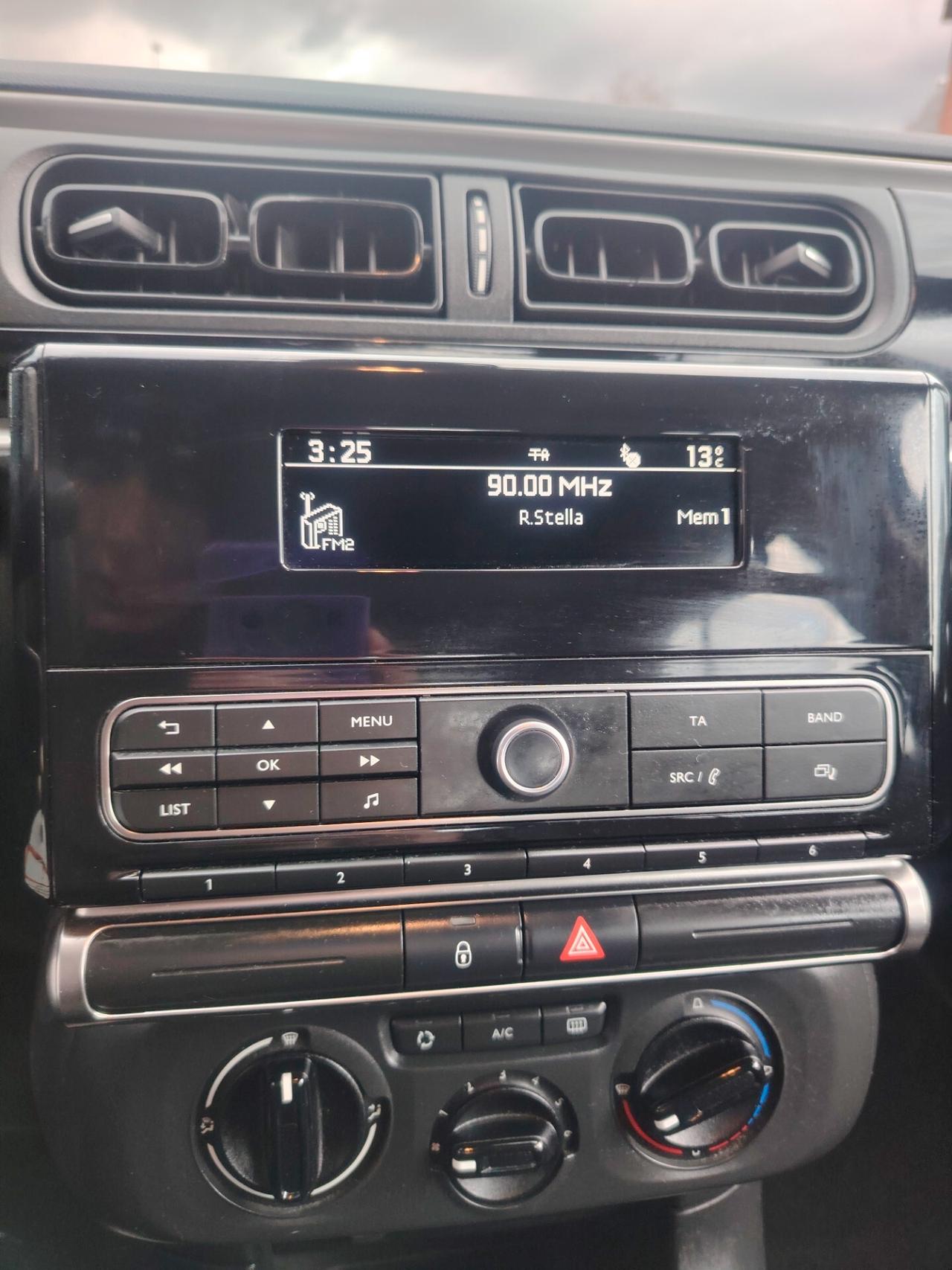 Citroen C3 PureTech 82 Shine - NEOPATENTATI