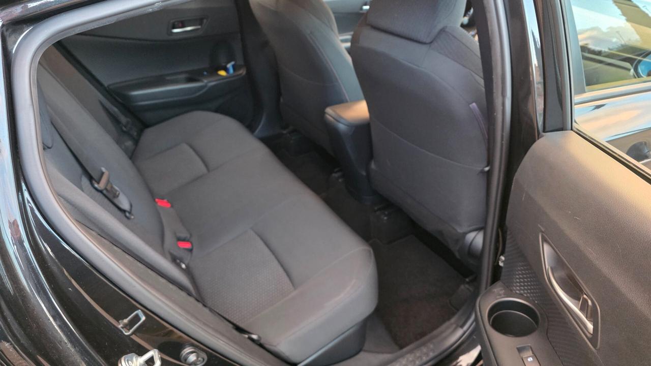 Toyota C-HR 1.8 Hybrid E-CVT Business