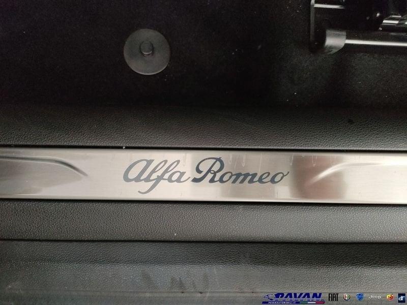 Alfa Romeo Junior Hybrid 145cv TECHNO Speciale