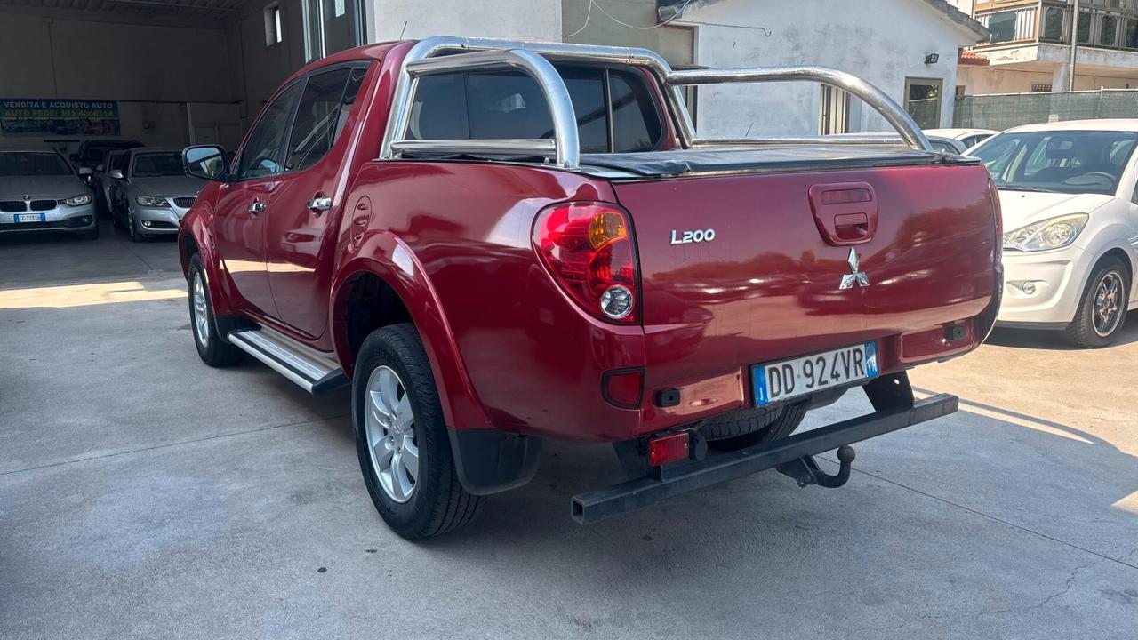Mitsubishi L200 2.5 DI-D/136CV cambio automatico 4post
