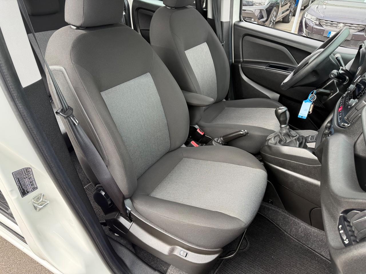 Fiat Doblo Combi N1 Autocarro 5 POSTI