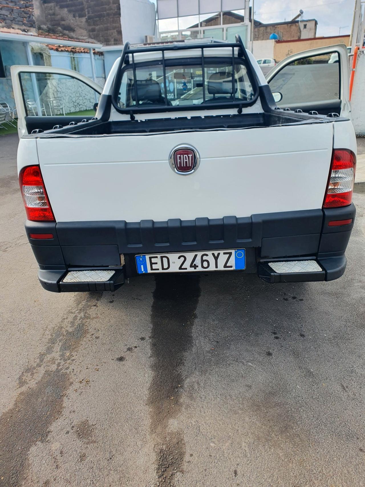Fiat Strada 1.3 MJT Pick-up anno 2010 pronto per lavorare