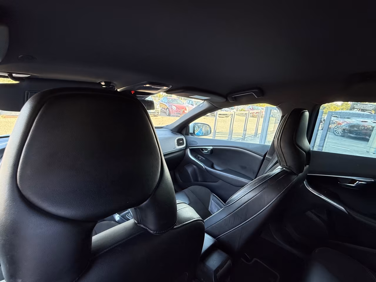 Volvo V40 D2 1.6 R-design Kinetic