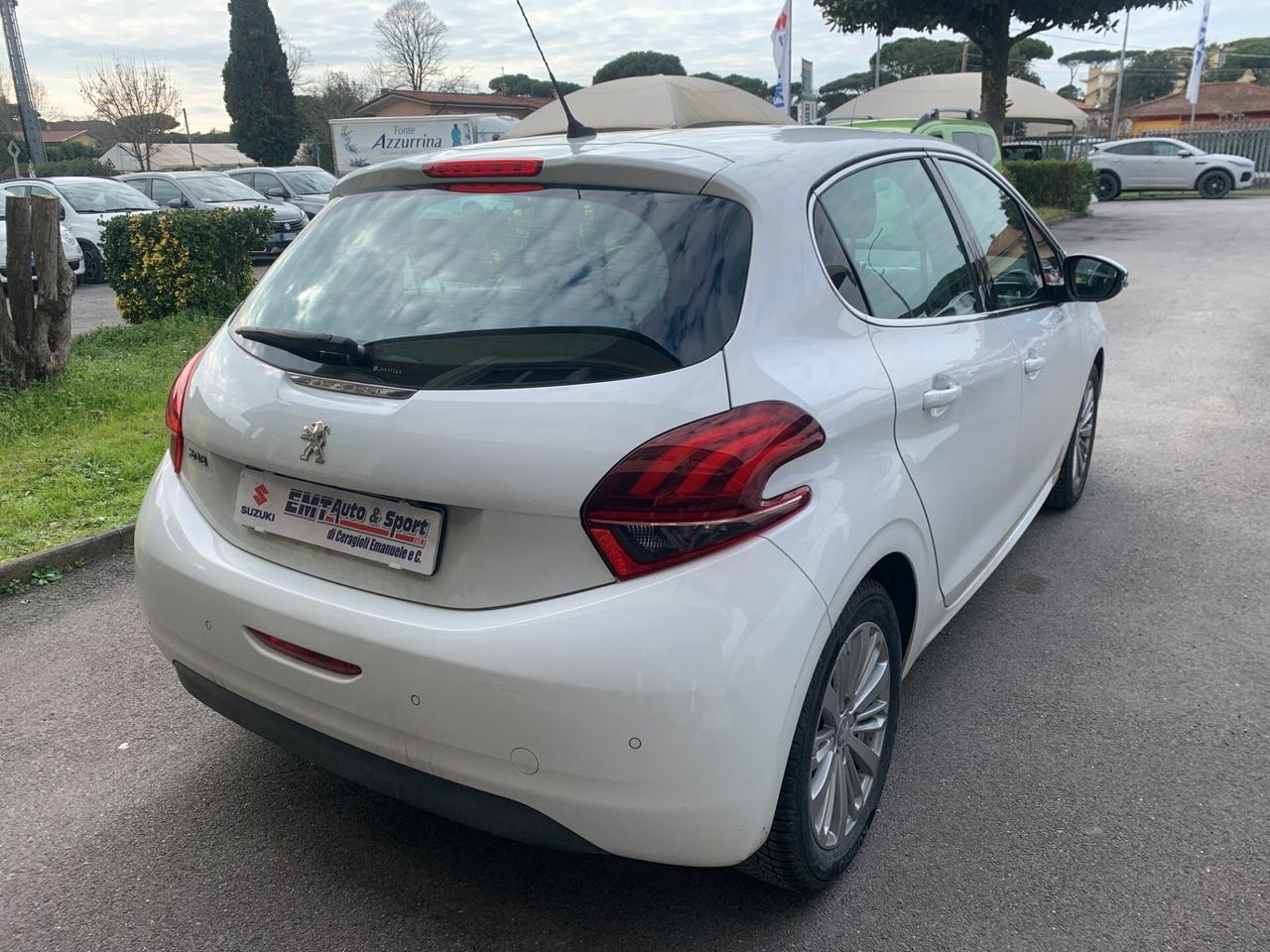 Peugeot 208 PureTech 82 5 porte Allure