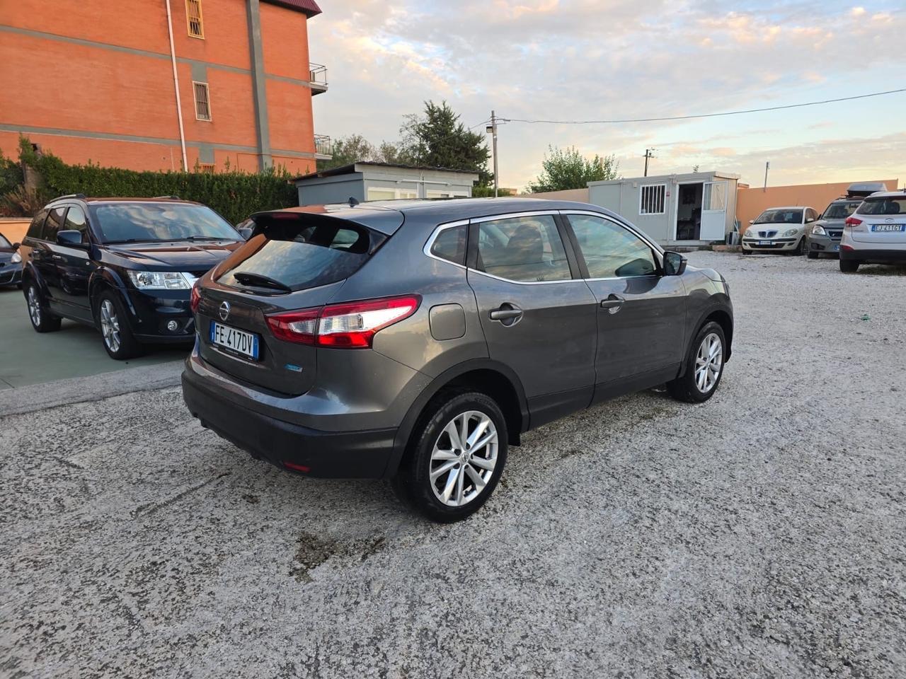 Nissan Qashqai 1.5 dCi Visia