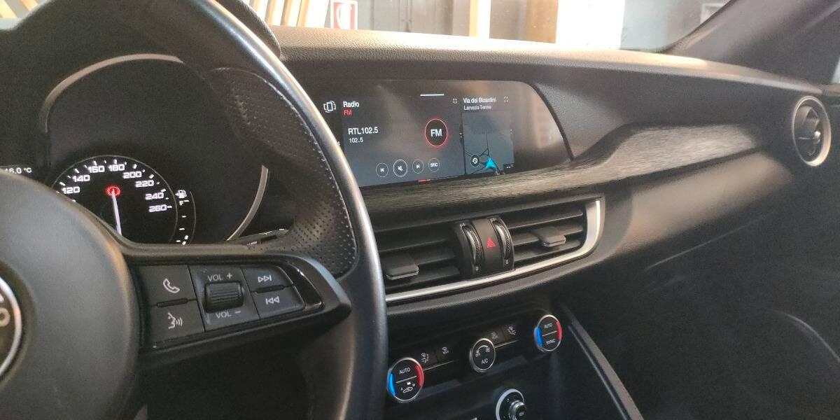 Alfa Romeo Stelvio 2.2 t Business rwd 160cv auto