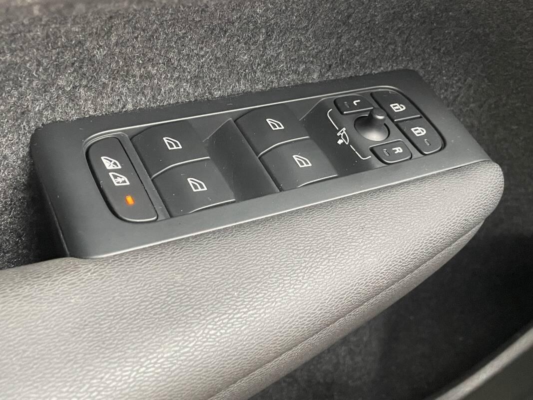 Volvo XC40 1.5 t4 recharge phev con CarPlay