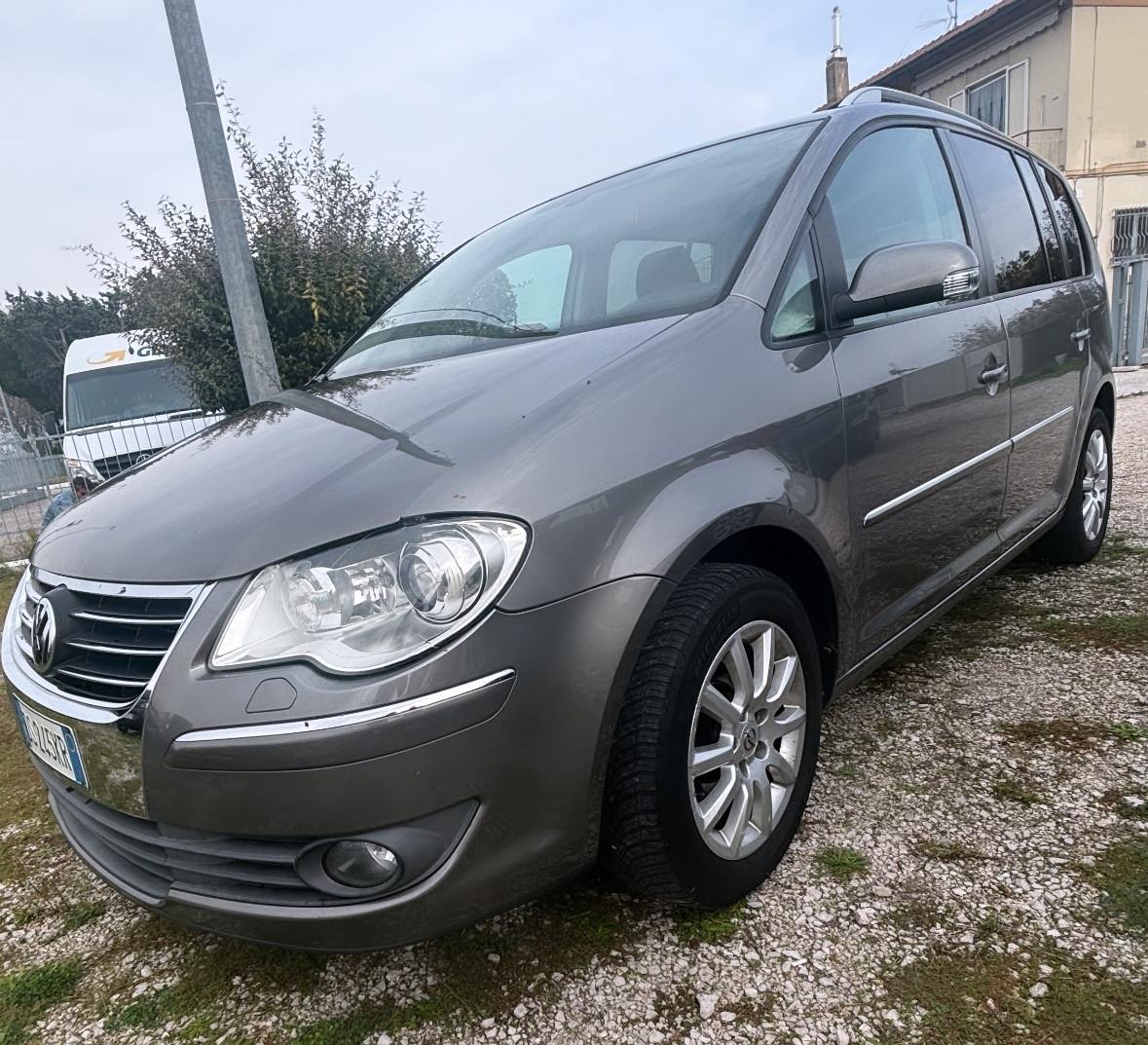 Volkswagen Touran 2.0 TDI DPF Highline