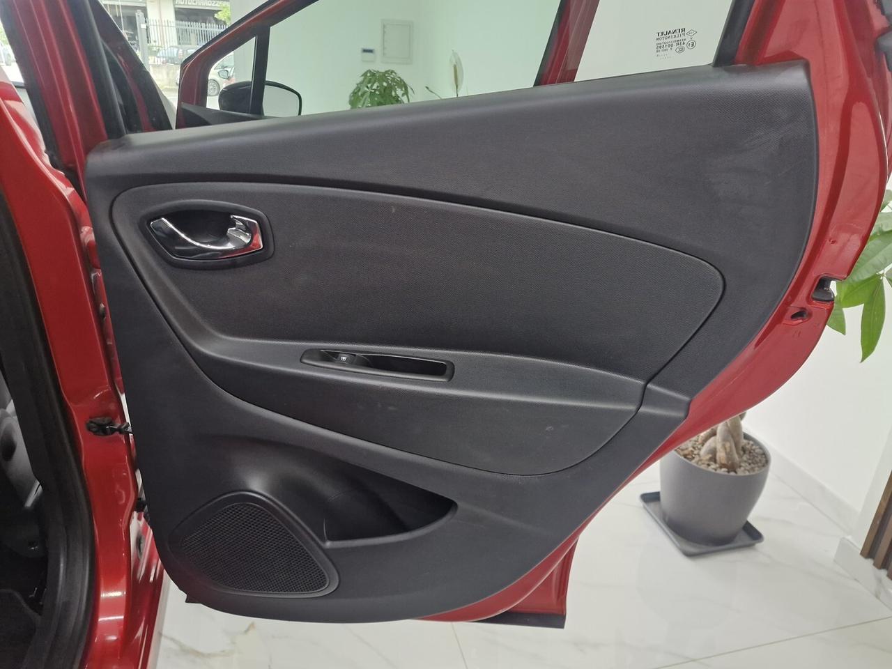 RENAULT CAPTUR 1.5 DCI 90CV Project Runway