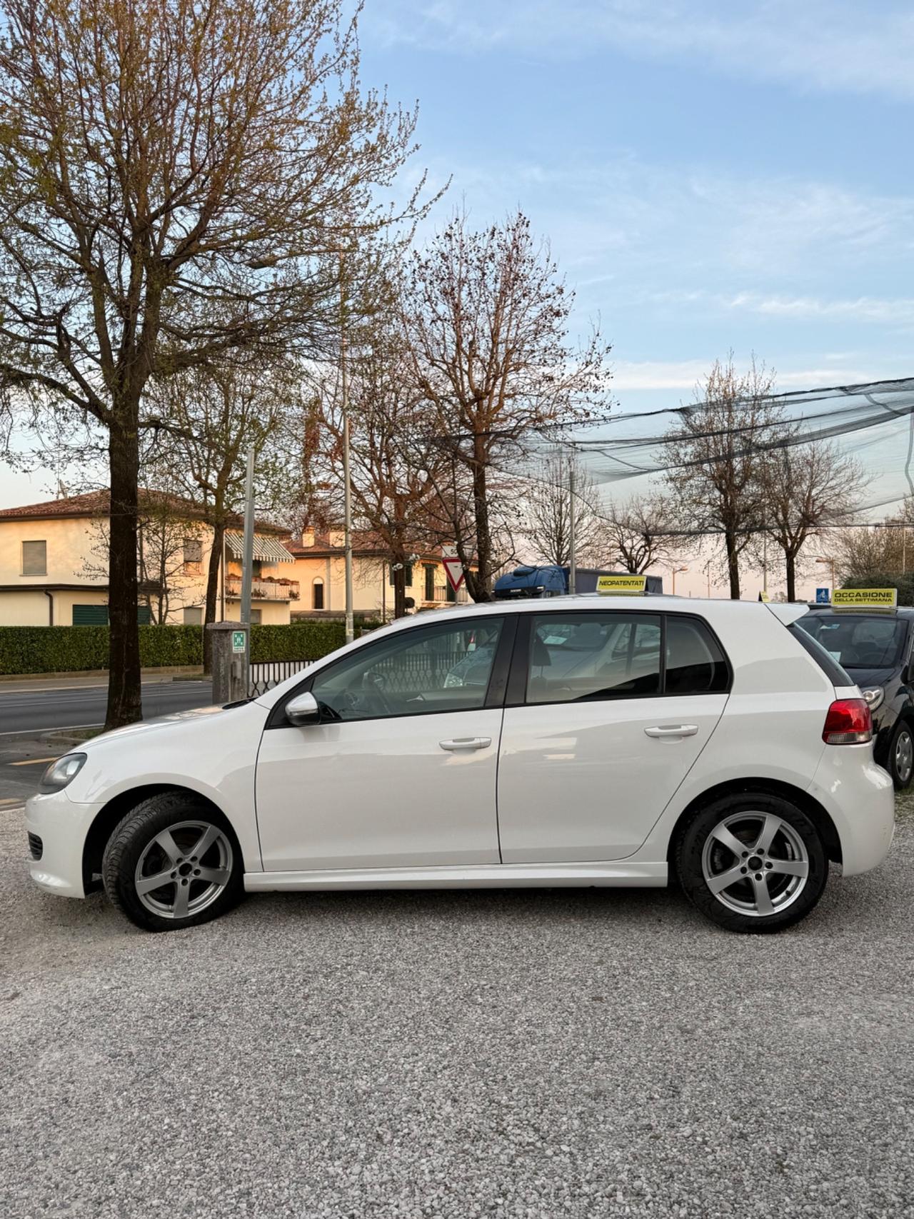 Volkswagen Golf 1.6 TDI DPF 5p. Highline