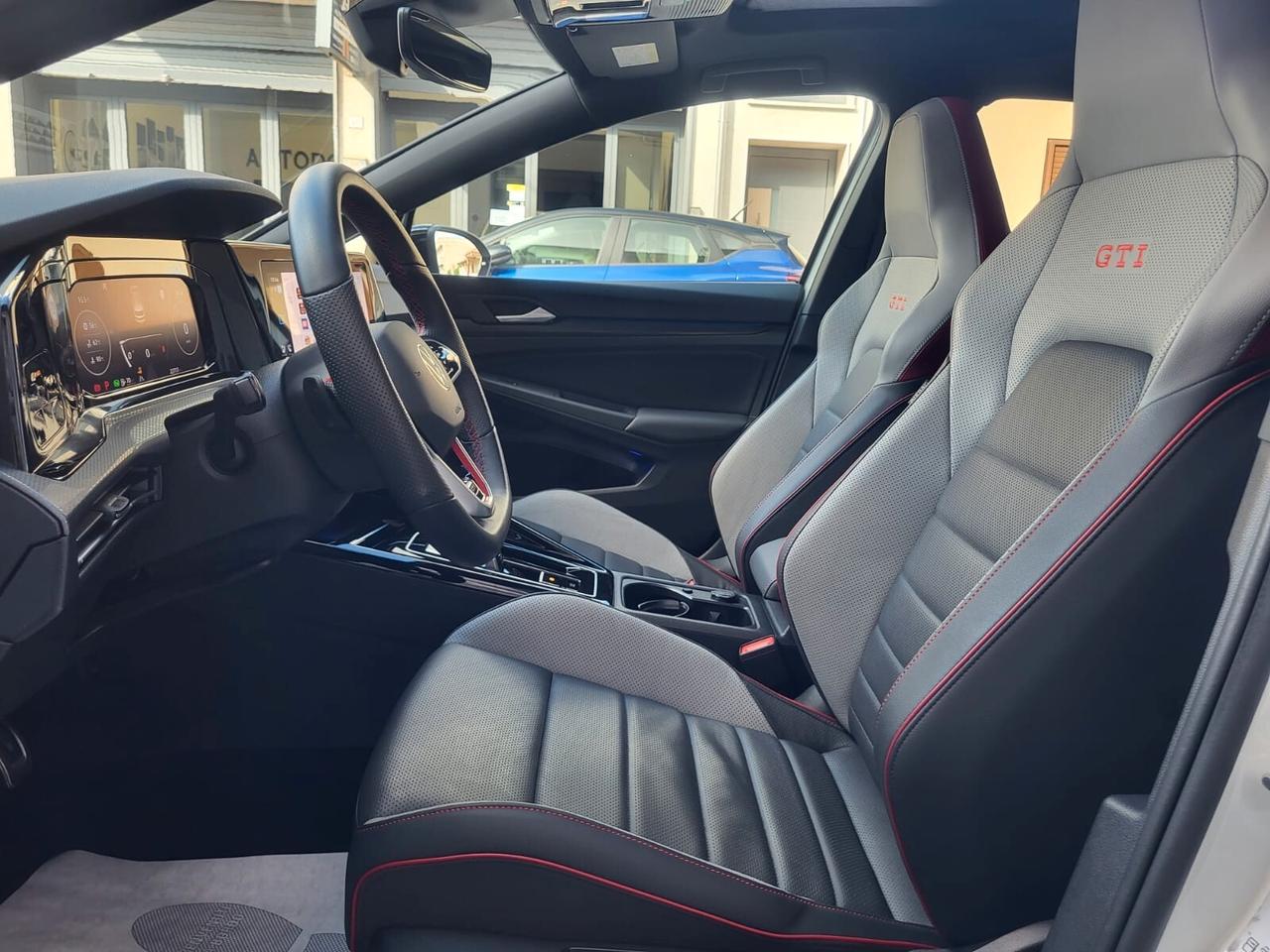 Volkswagen Golf GTI 2.0 DSG 245 CV/PELLE VIENNA / TETTO APRIBILE / FARI IQ...