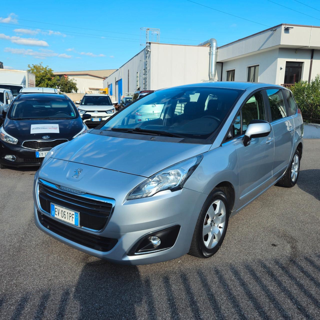 Peugeot 5008 1.6 HDi 115CV Business