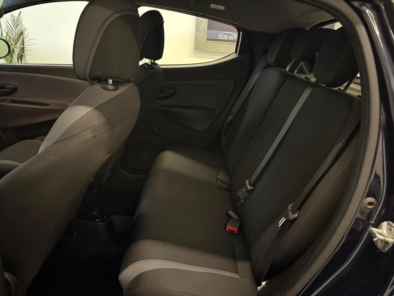 Lancia Ypsilon 1.200cc 69 CV 5 porte Platinum