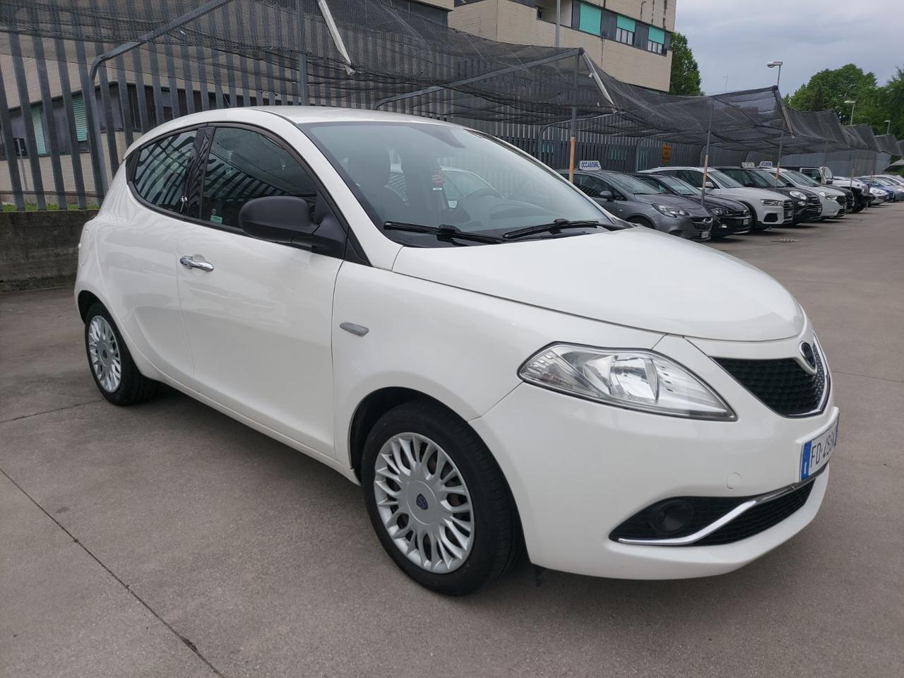 LANCIA Ypsilon 1.2 69 CV 5 porte GPL Ecochic Gold