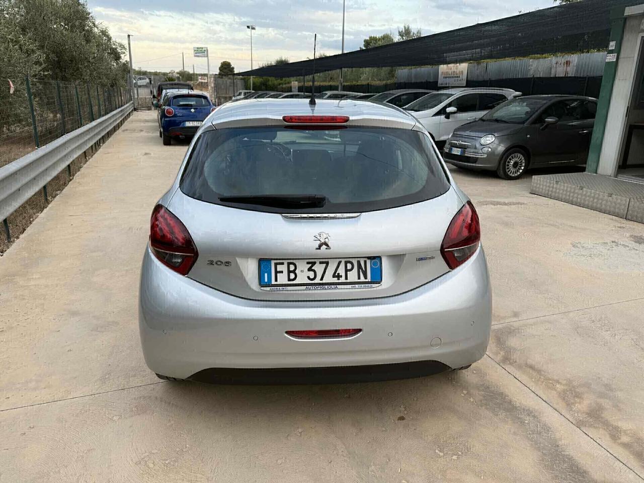 Peugeot 208 PureTech Allure 1.2 BENZINA 2015.