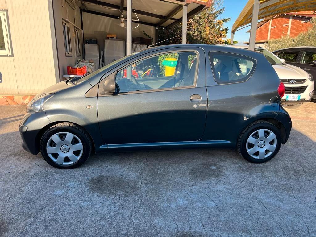 Toyota Aygo 1.0 12V VVT-i 3 porte Sol ADATTA X NEO PATENTATI KM 131MILA