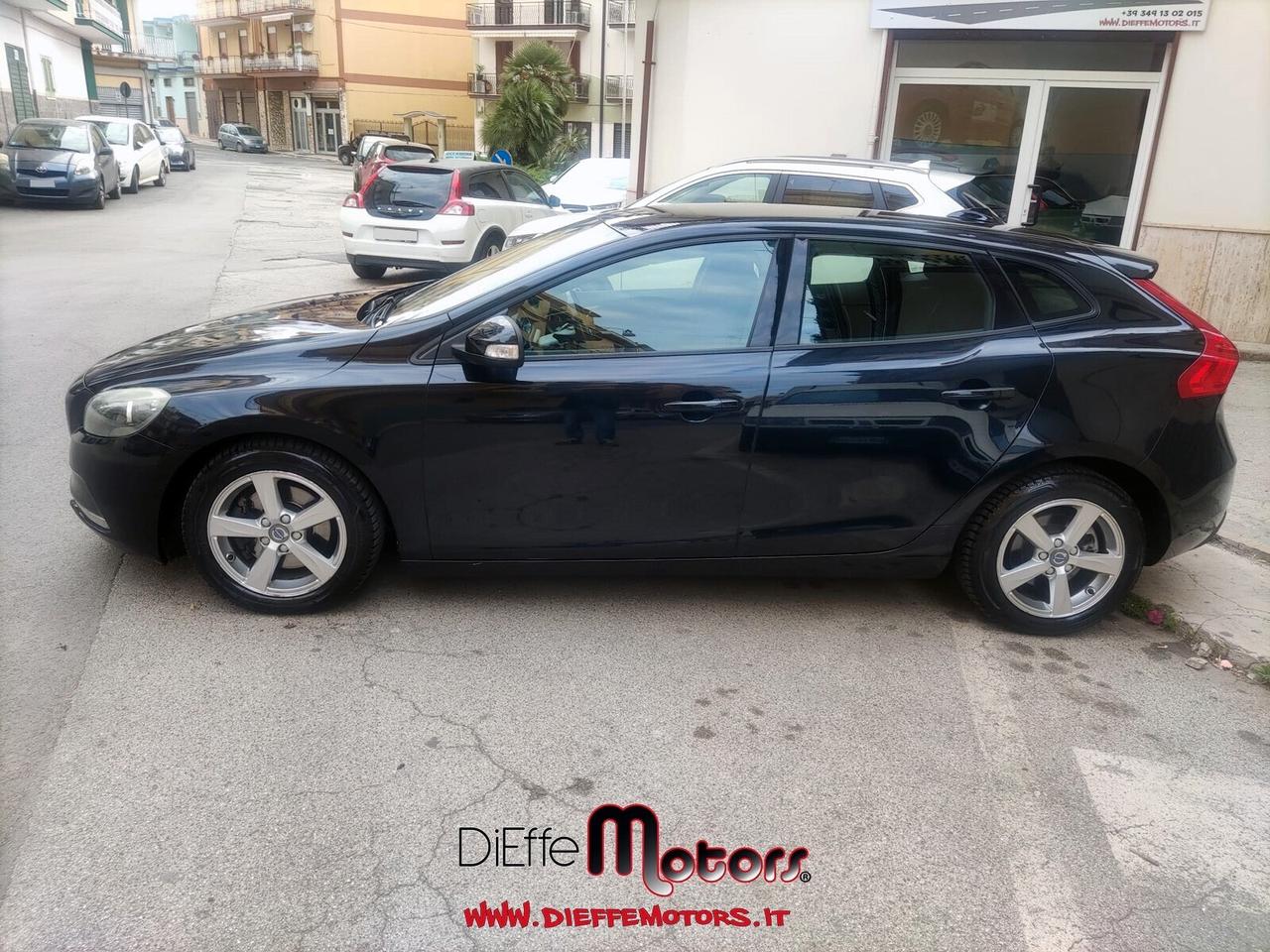 Volvo V40 D2 1.6 Powershift Kinetic