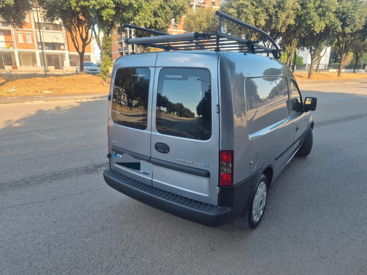 Opel Combo 1.6 94cv metano casa madre 2010