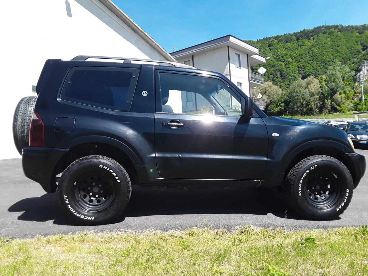 Mitsubishi Pajero 2.5 TDI 3p. Instyle