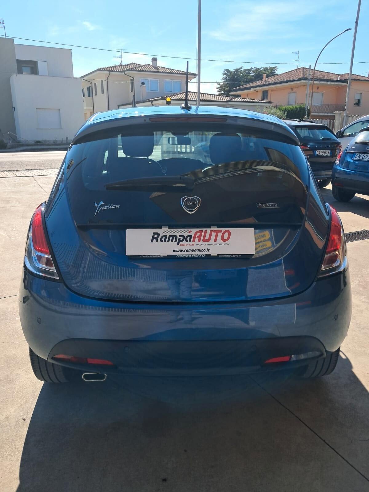 Lancia Ypsilon 1.0 FireFly 5 porte S&S Hybrid Gold