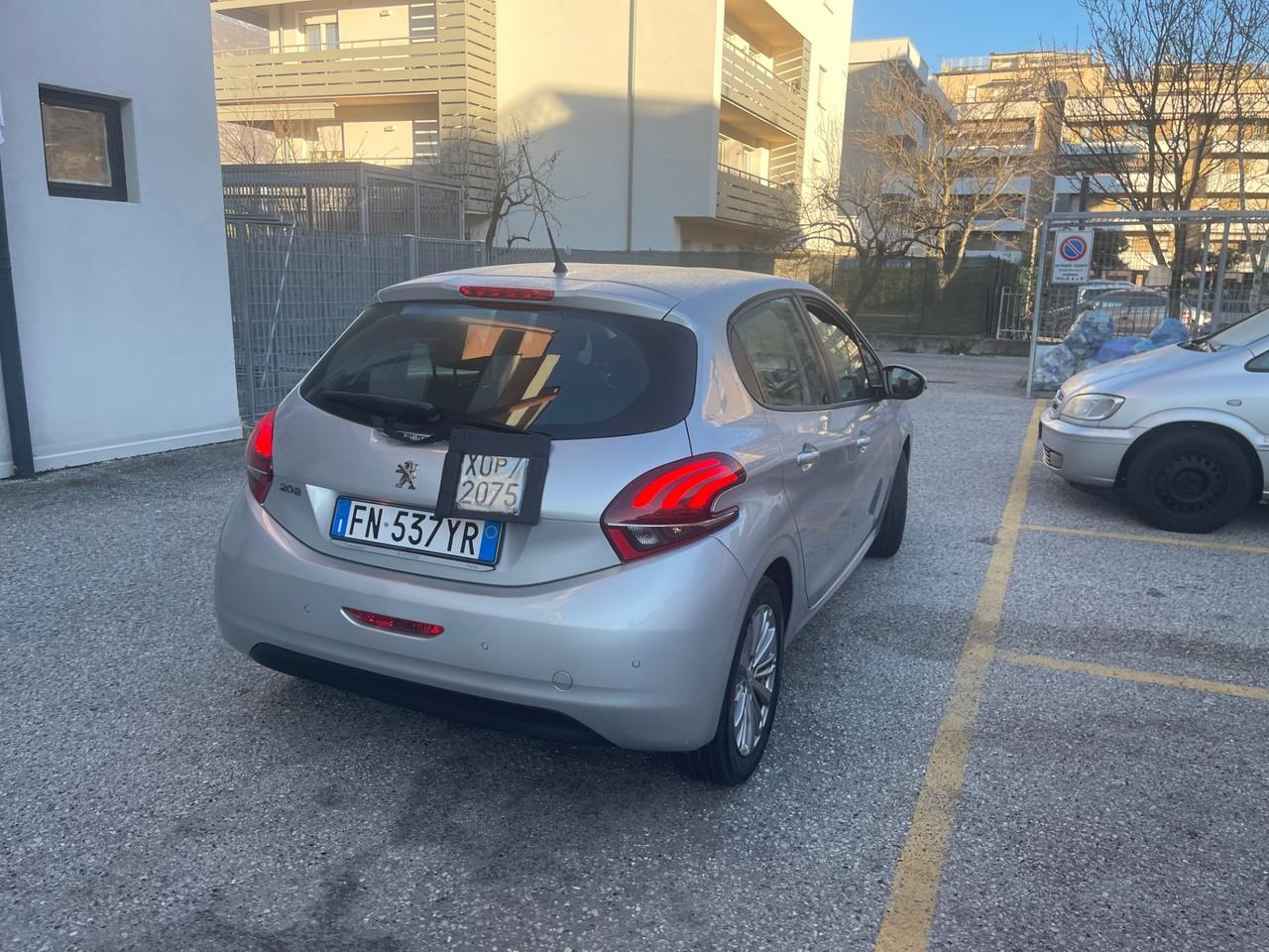 Peugeot 208 82 5 porte Allure SI NEOPATENTATI