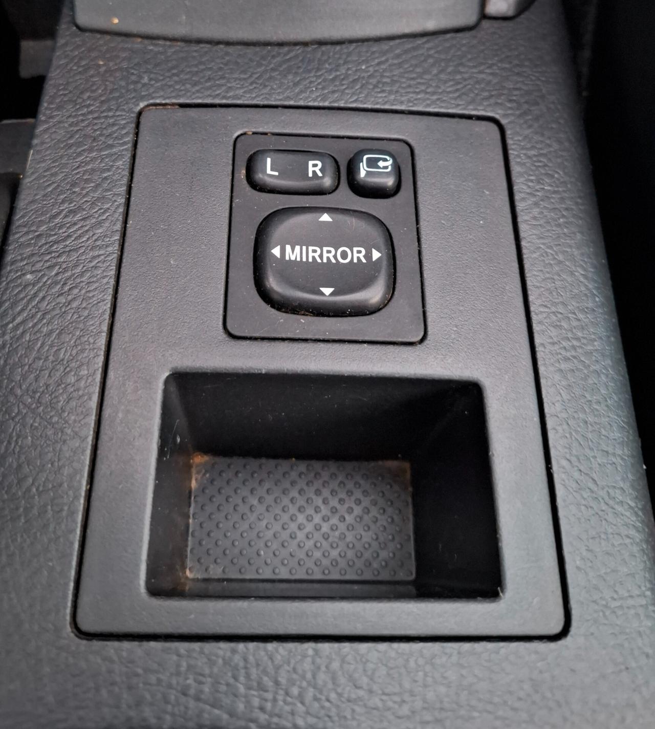 TOYOTA RAV 4 2.2 D 177 cv 4x4 LUXURY *PELLE-CERCHI*