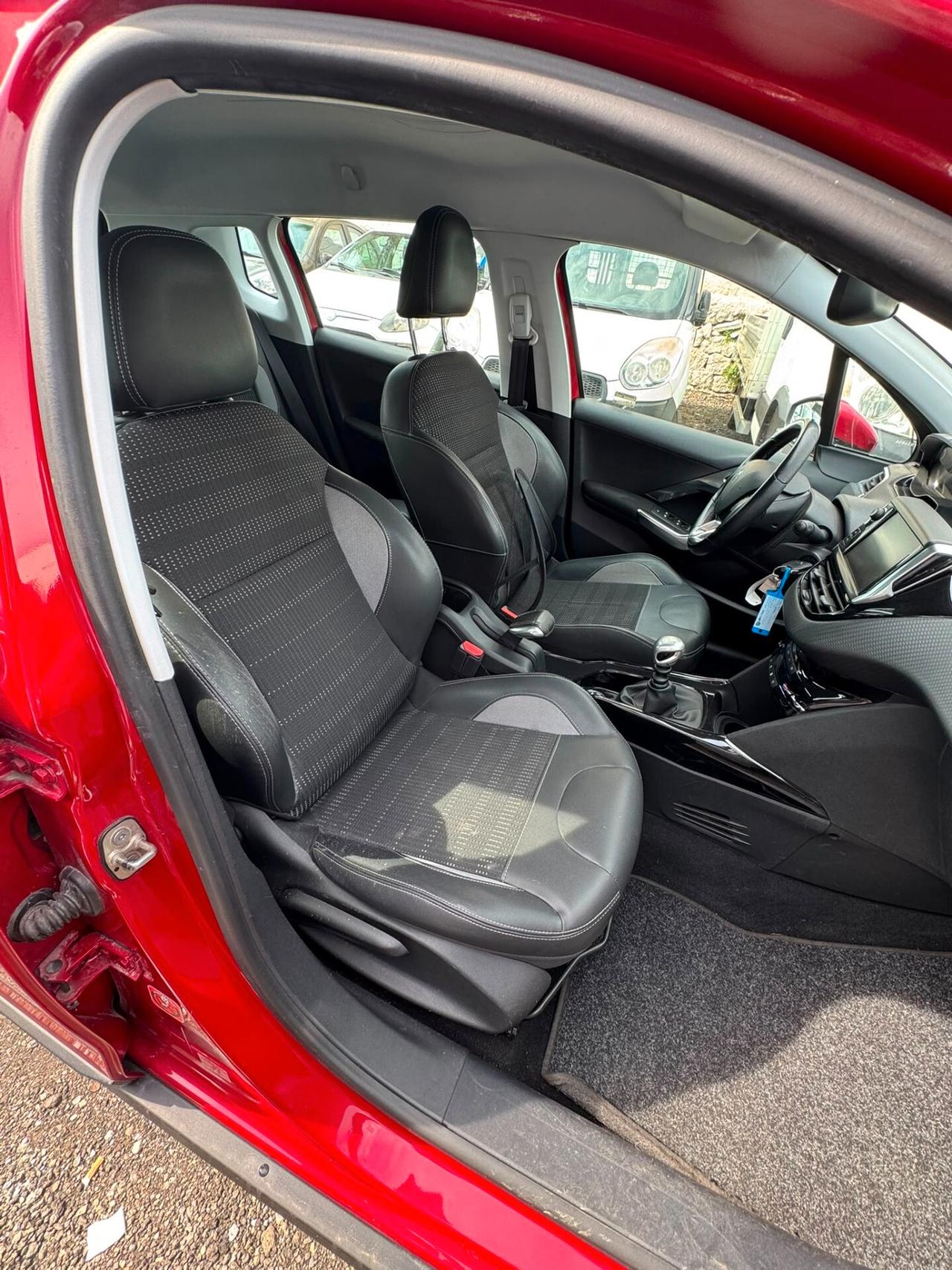 Peugeot 2008 BlueHDi 120 S&S Allure
