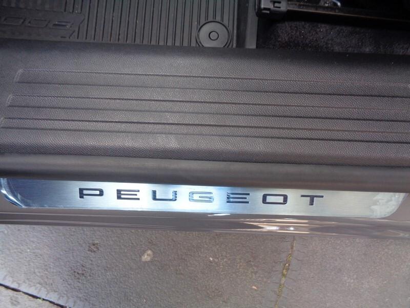 Peugeot 2008 BlueHDi 130 S&S EAT8 GT