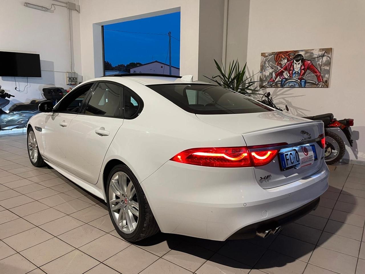 Jaguar XF 2.0 D 180 CV aut. Portfolio