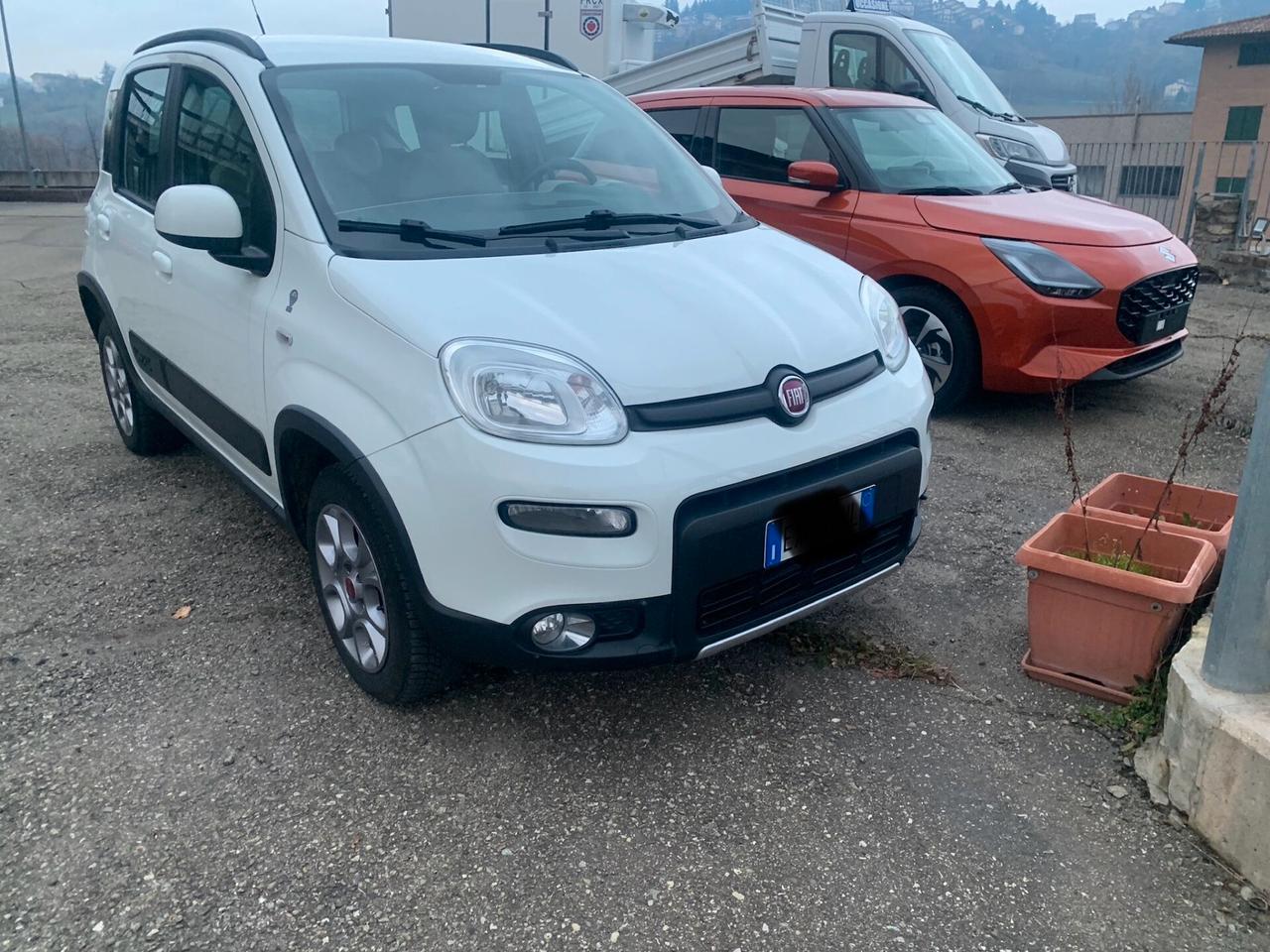 Fiat Panda 4x4 tdi NEO PATENTATI-FULL CLIMBING-COMPLETAMENTE TAGLIANDATA-unico proprietario