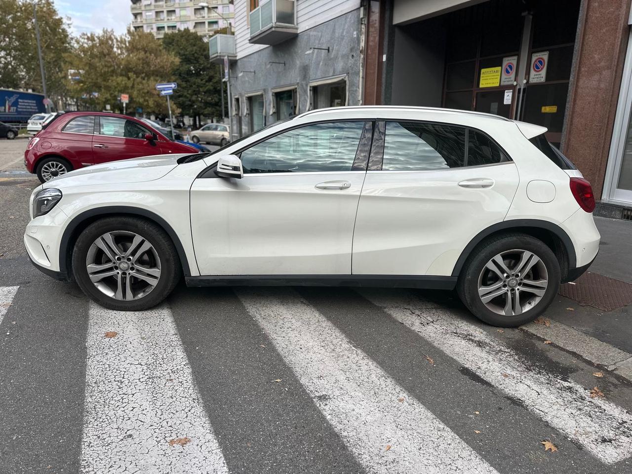 Mercedes-Benz GLA 200 Sport GLA 200 D