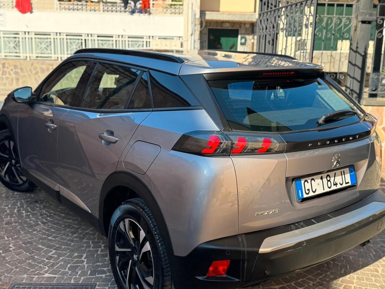 Peugeot 2008 BlueHDi 100 S&S Allure
